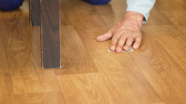  Laminate Floors from Moving When Walked On